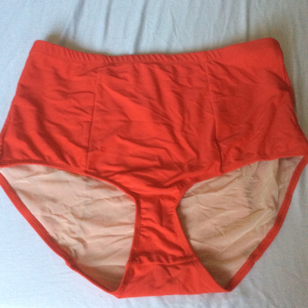 Torrid new without tag swim bottom plus size 1 red